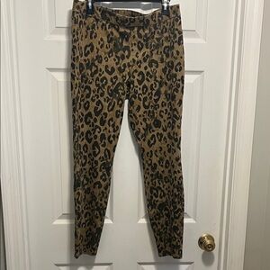 Utopia by HUE Leopard Print Leggings